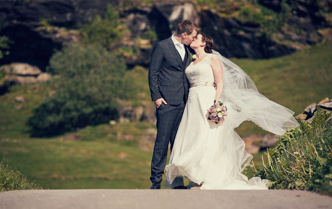 Fotograf Børge Andreassen Stavanger Sandnes bryllupsfotograf bryllup fotografering Randaberg kirke brudekjole