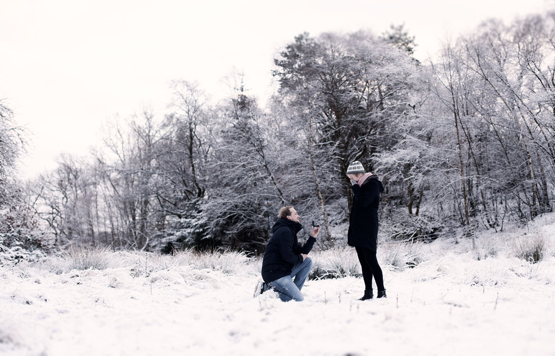 Bryllupsfotograf fotograf bryllup Børge Andreassen frieri forlovelse snø ring forlovelsesring stavanger sandnes
